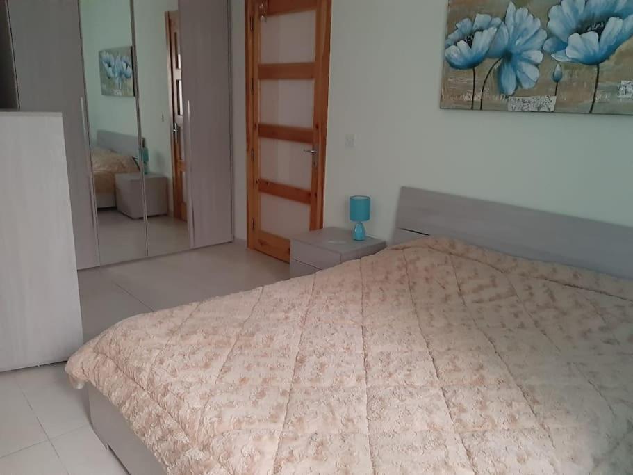Lovely Two Bedroom Apartment St. Paul's Bay Exteriör bild
